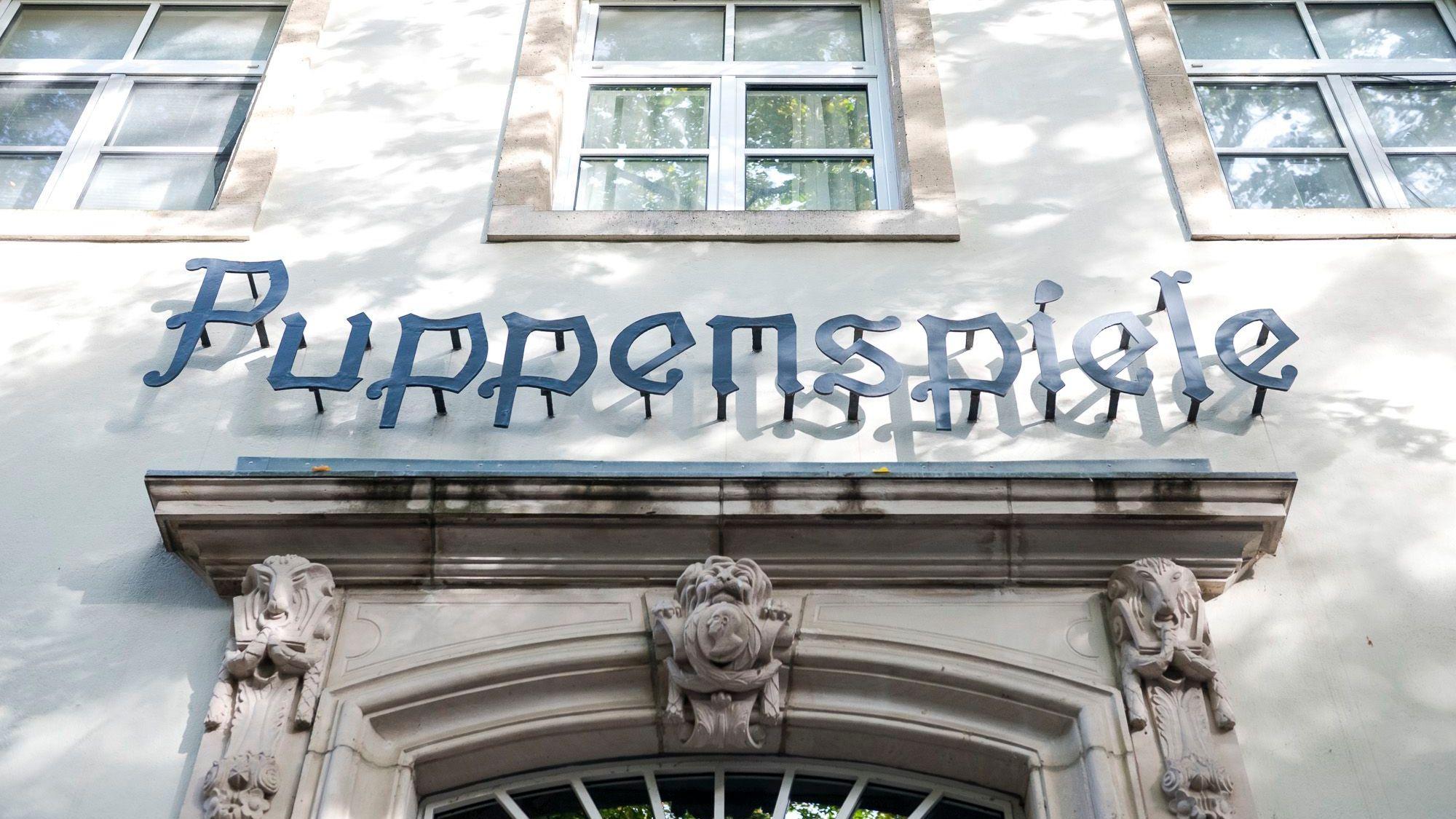 Die Fassade des Theaters.
