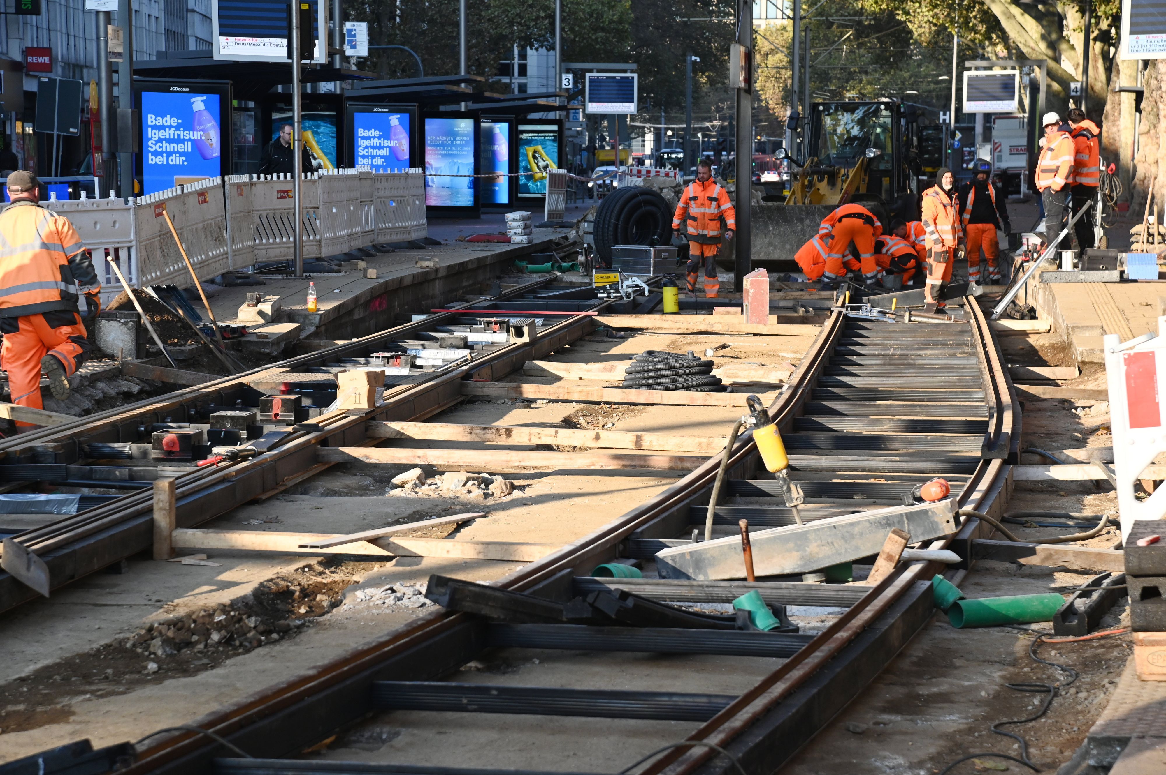 20.10.2026 Köln. KVB‑Baustelle an der Haltestelle Neumarkt. Foto: Alexander Schwaiger