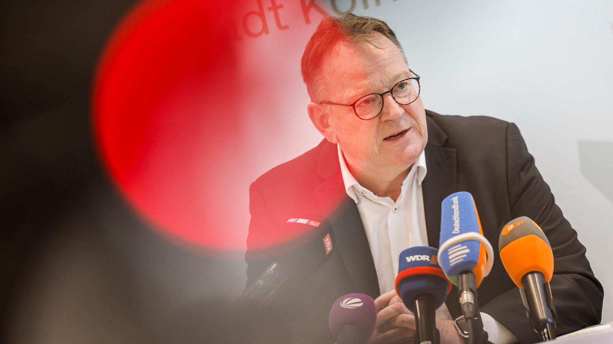 25.09.2026, Köln:
Torsten Burmester Oberbürgermeister der Stadt Köln spricht während der Pressekonferenz.
Die Stadt Köln legt ihre Ergebnisse zur Prüfung der sogenannten „Coesfelder Liste“ vor.
Foto: Thomas Banneyer