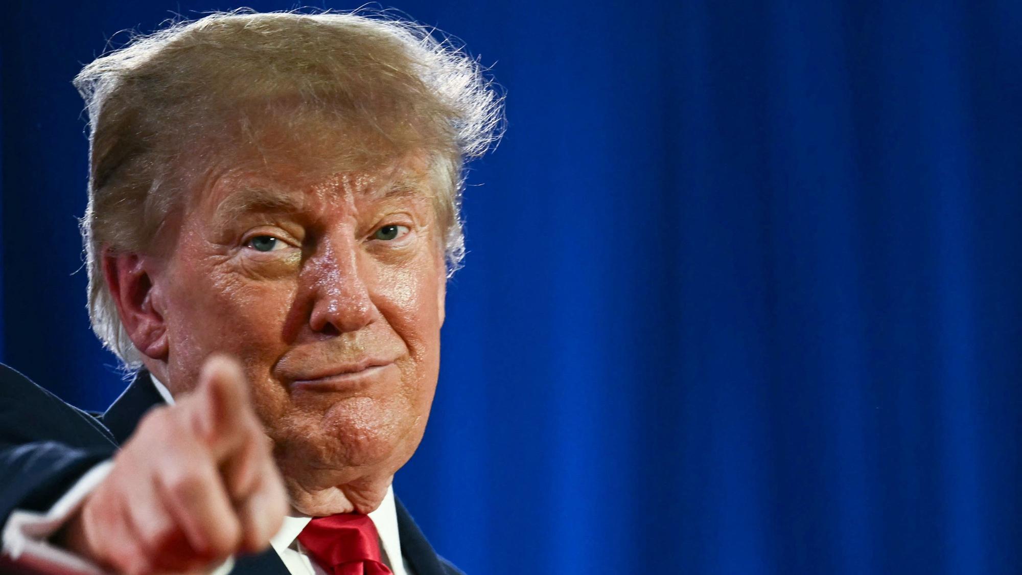 US-Präsident Donald Trump muss sich Spott von CNN-Moderator Anderson Cooper gefallen lassen. (Archivbild)