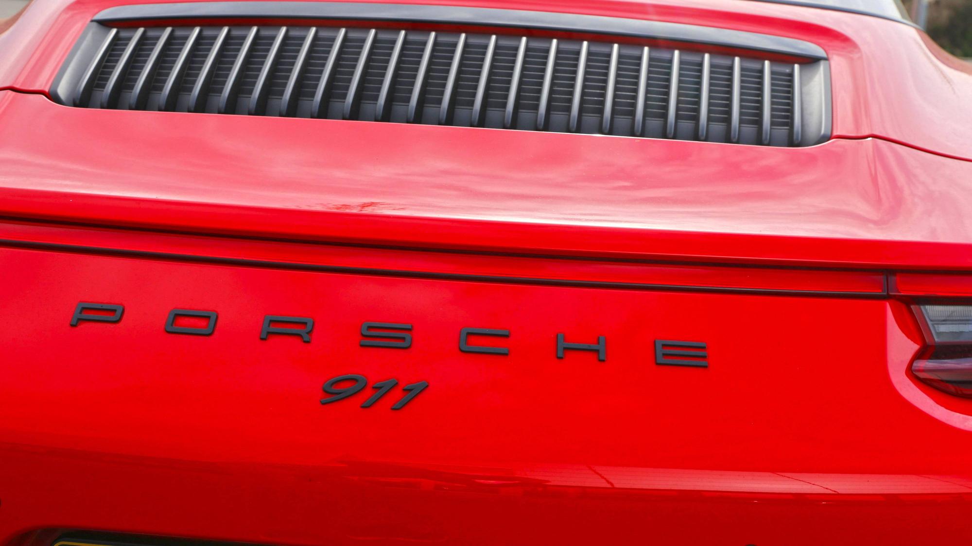 In Köln-Lindenthal wurde ein roter Porsche 911-Oldtimer gestohlen. (Archivbild)