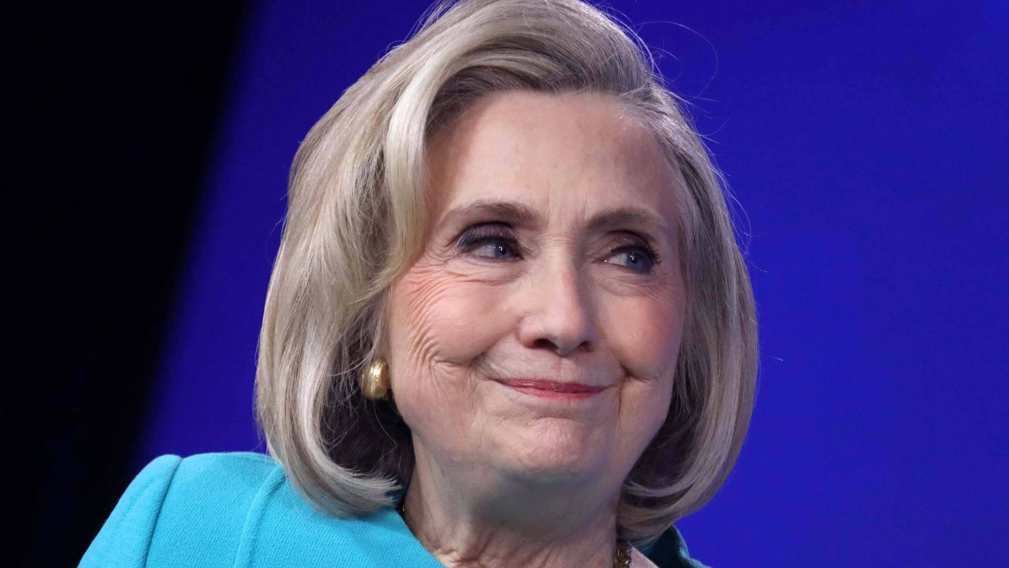 Die frühere Präsidentschaftskandidatin Hillary Clinton hat sich mit deutlichen Worten zu US-Präsident Donald Trump geäußert. (Archivbild)