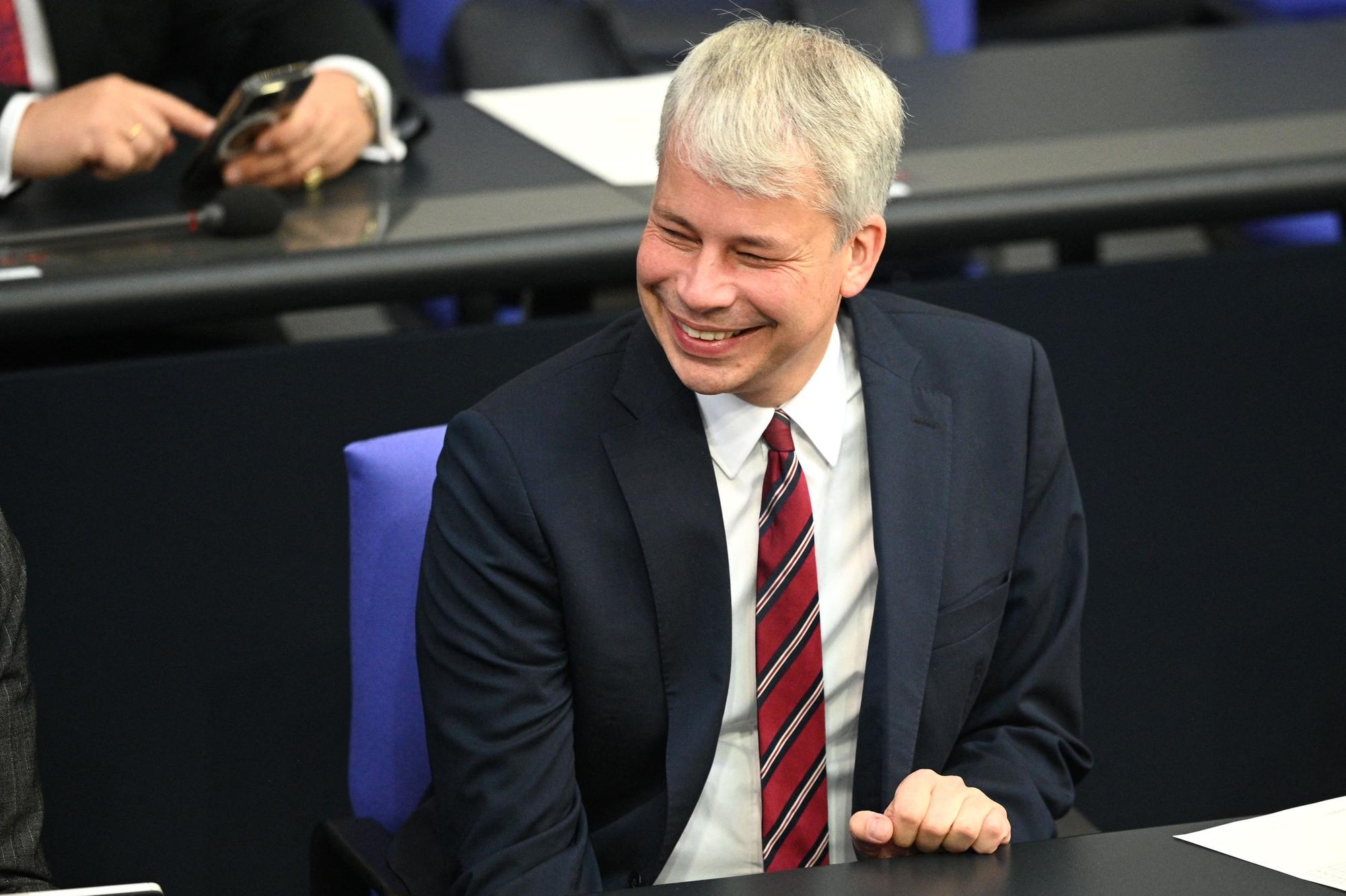 Wirbt für das Gelegenheitsticket: Bundesverkehrsminister Steffen Bilger (CDU)