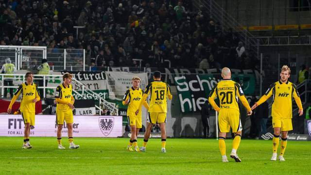 Die Profis von Fortuna Köln nach der 0:1-Niederlage in Münster enttäuscht.