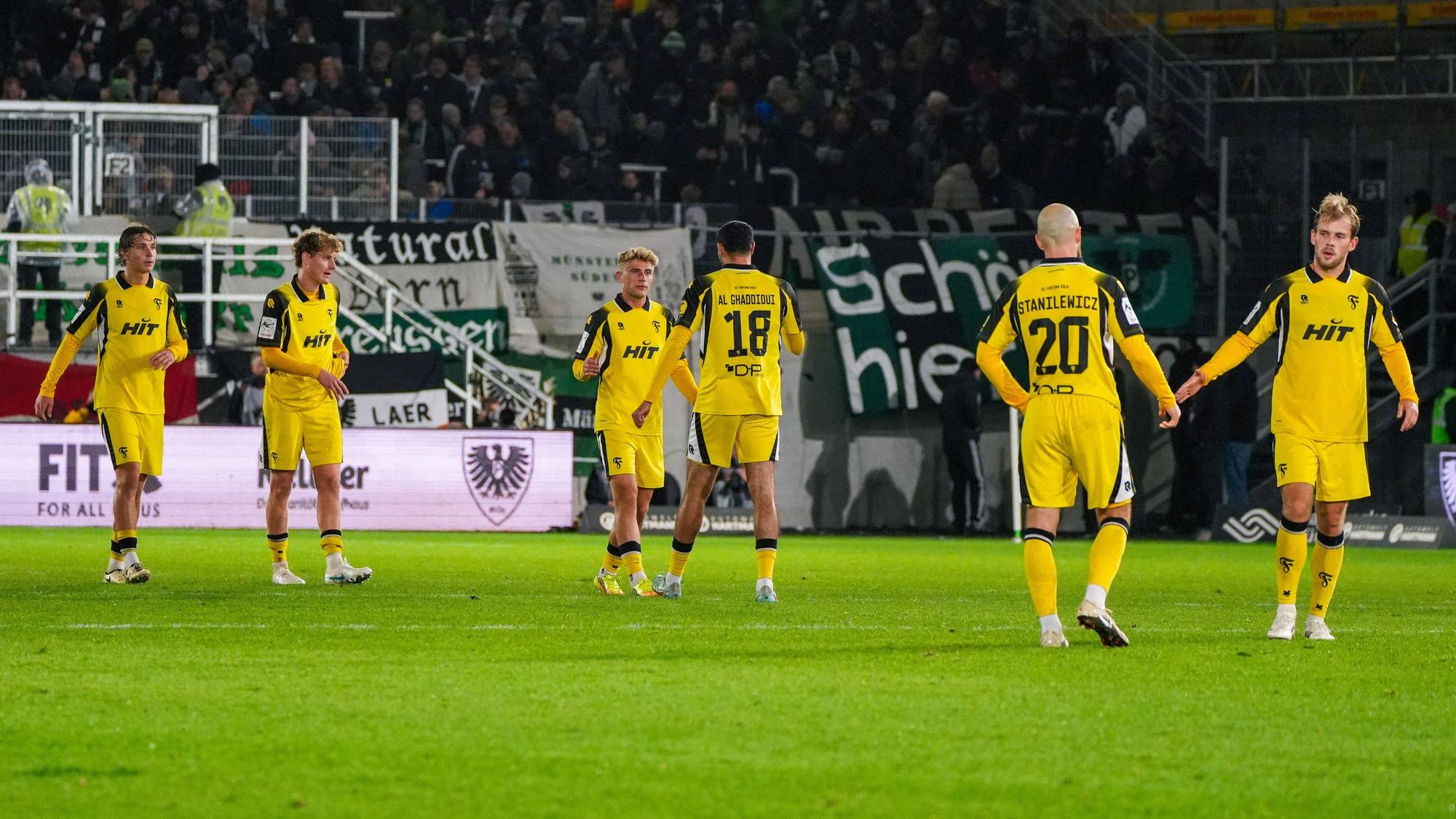 Die Profis von Fortuna Köln nach der 0:1-Niederlage in Münster enttäuscht.