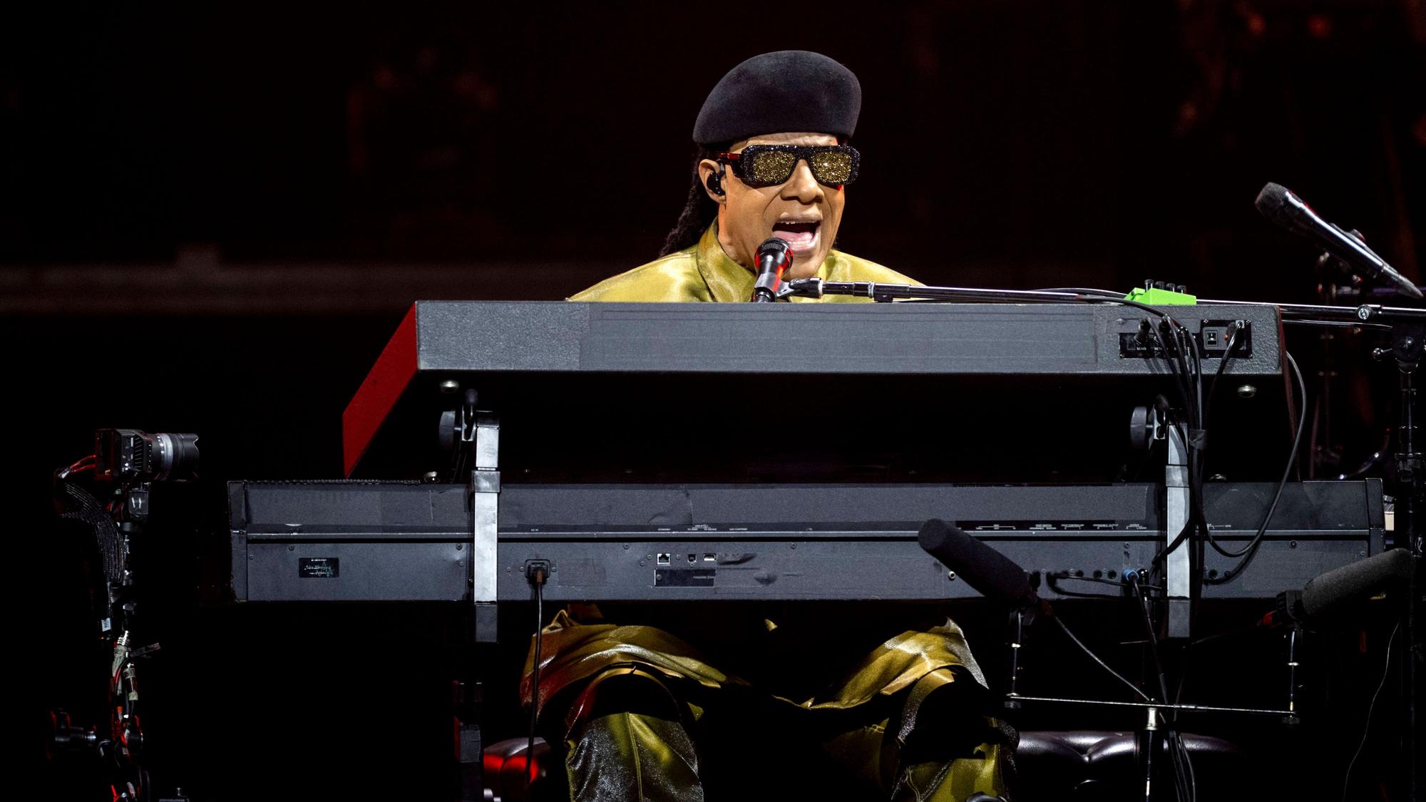 STOCKHOLM, SVERIGE 20261022 Den amerikanska musikern Stevie Wonder spelar pa 3 arena i Stockholm. STOCKHOLM SVERIGE x10430x *** STOCKHOLM, SWEDEN 20261022 American musician Stevie Wonder performs at Arena 3 in Stockholm STOCKHOLM, SWEDEN x10430x PUBLICATIONxNOTxINxDENxNORxSWExFIN Copyright: xChristinexOlsson/TTx STEVIE WONDER KONSERT NaD-dlghicI