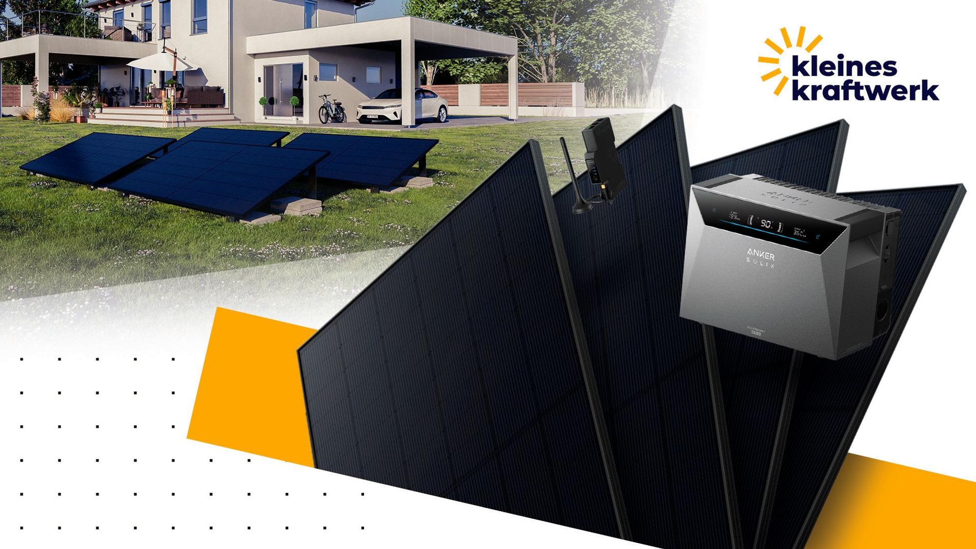 Kleines Kraftwerk Quattro XL Balkonkraftwerk-Bundle mit Anker SOLIX Solarbank 4 Pro, Sunpro TopCon Hochleistungs-Solarmodulen und Zubehörpaket, aufgebaut auf einer Rasenfläche vor einem Wohnhaus.