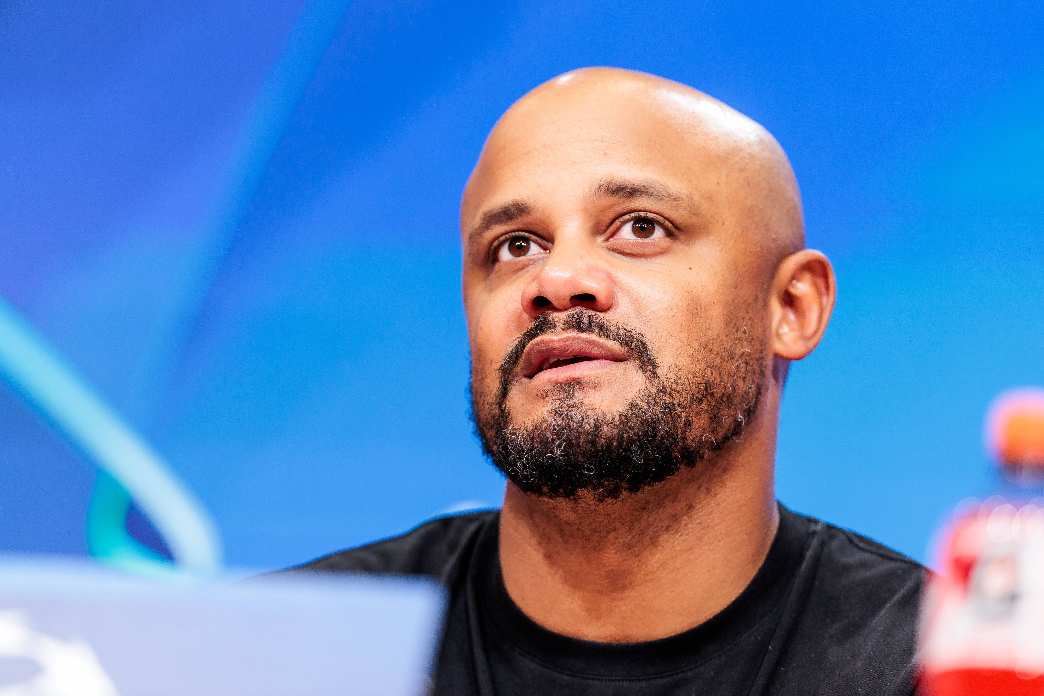 Vincent Kompany bei einer Pressekonferenz.
