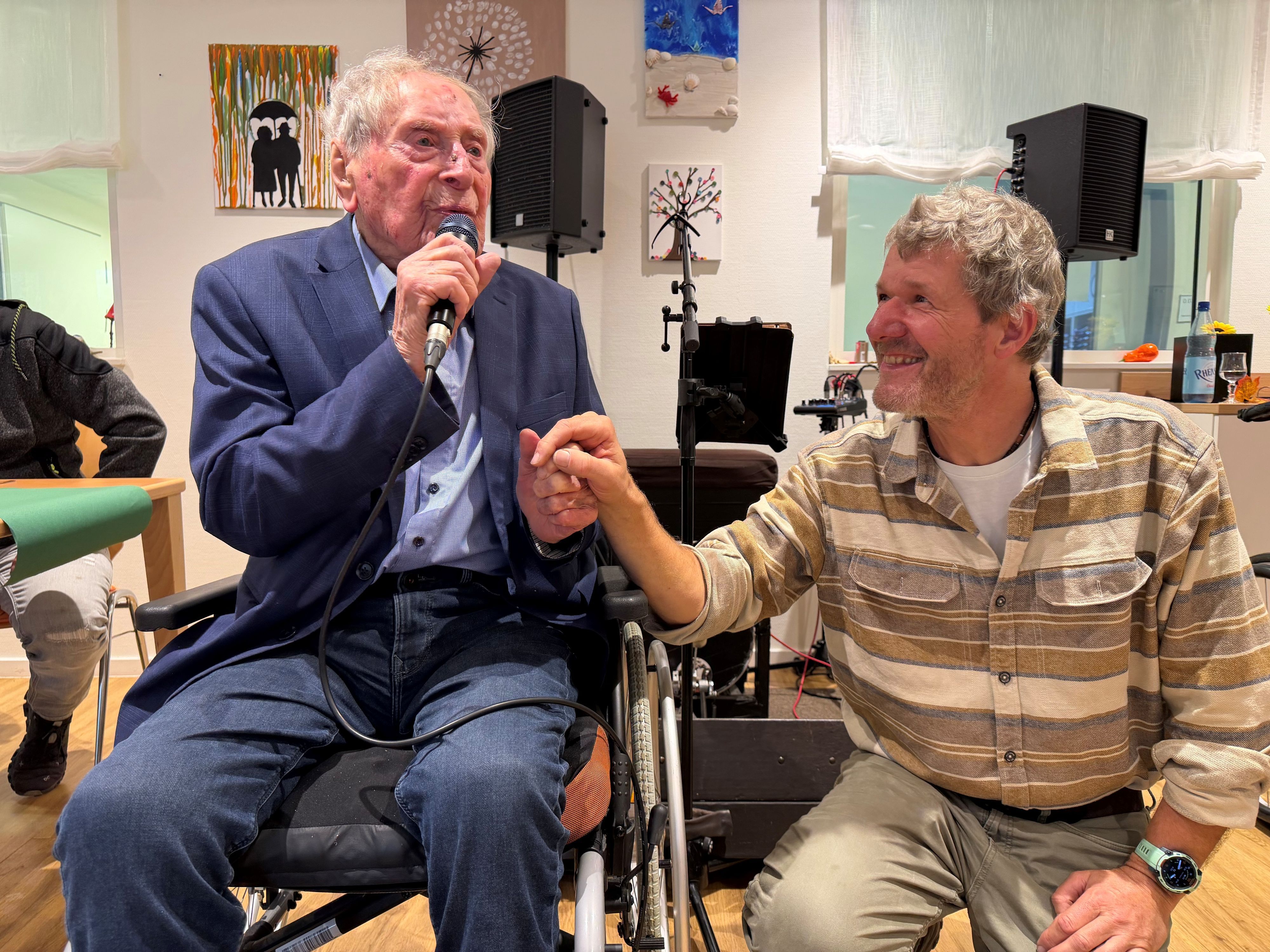 Ludwig Sebus mit Musiker Stefan Bartsch.
