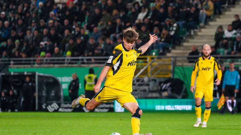 Fortuna Kölns Kevin Krumme im Spiel gegen Münster.