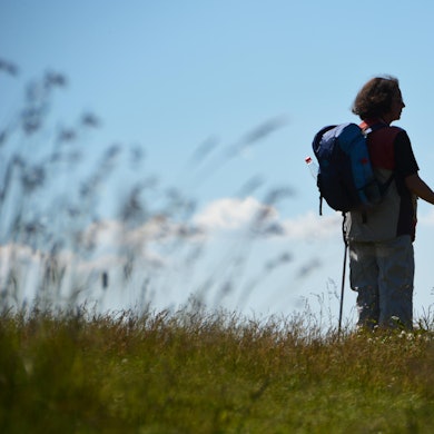 Wandern Symbol Frau alleine 052019