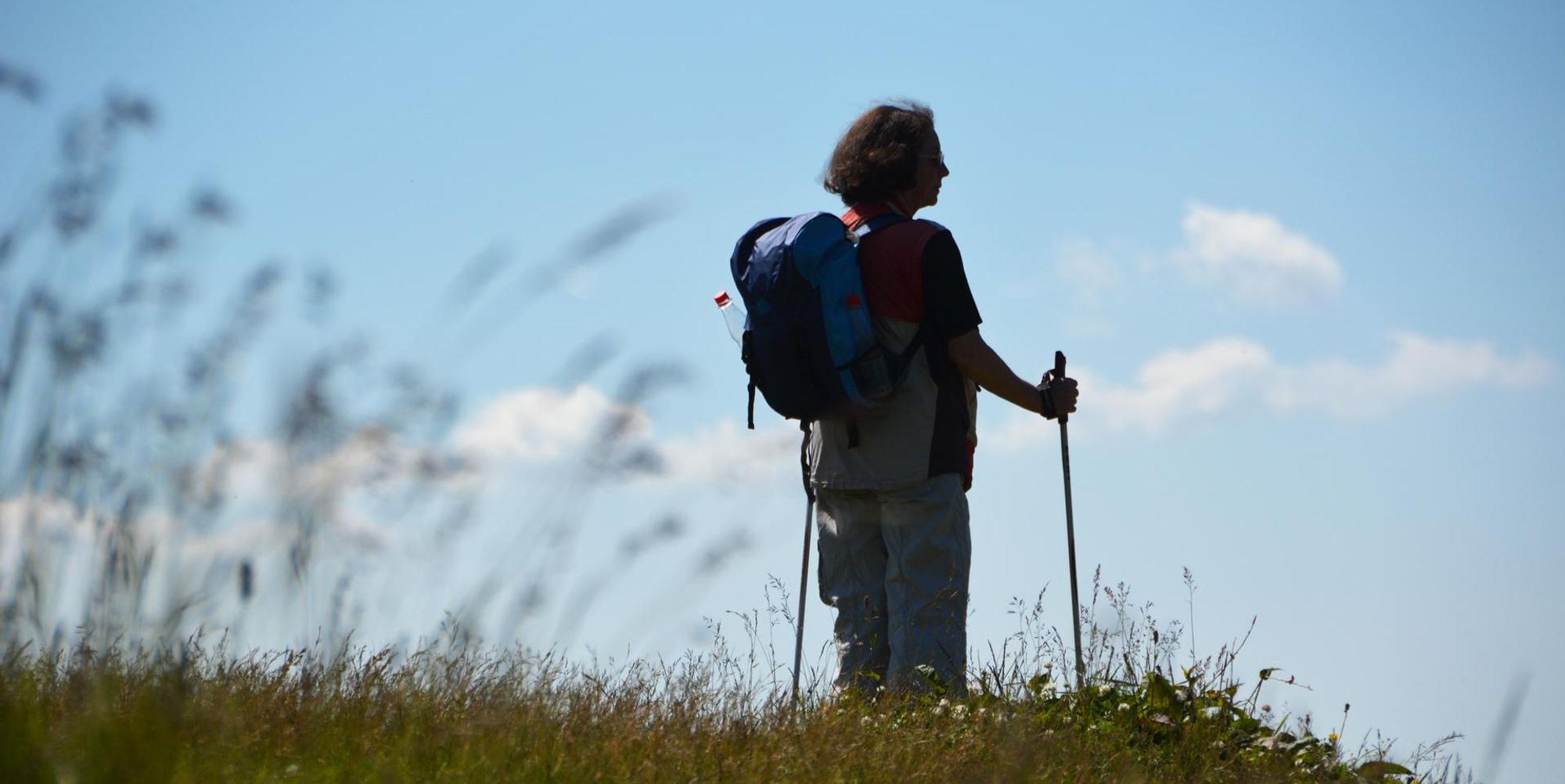 Wandern Symbol Frau alleine 052019