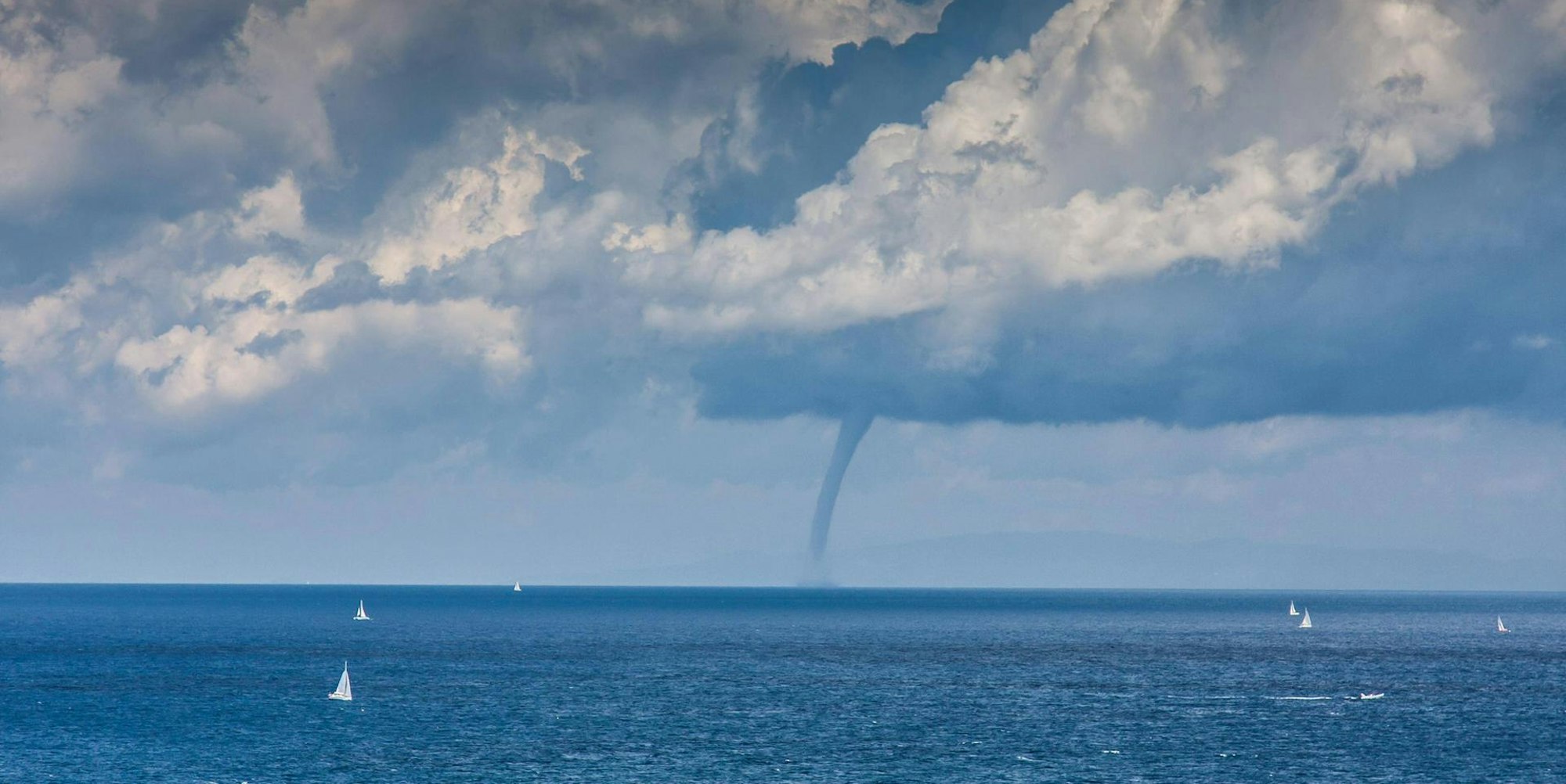 Wasserhose IMAGO SYMBOL 190922