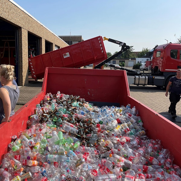 bg-Pfandflaschen-Feuerwehr-privat