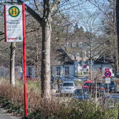 leverkusen-morsbroich-Parkplatz-sichtachse-ALF_4329