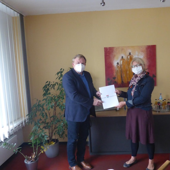 wu-Stadtradeln-Gewinnuebergabe-Ulrika-Walter