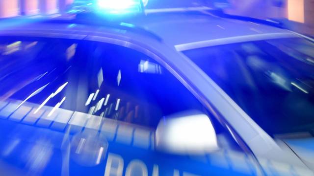 Polizei Sirene bei Nacht Symbolbild