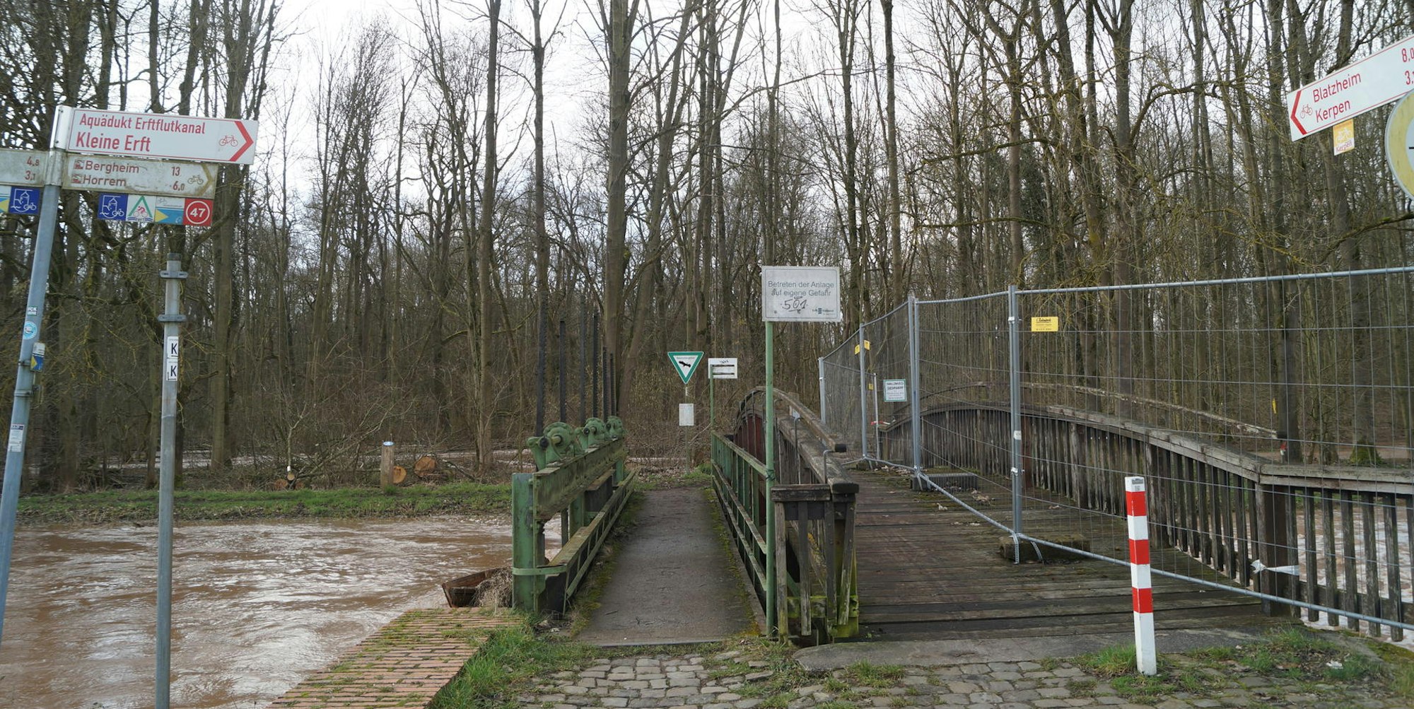 Kerpen Brücke Erft am Bruch (2)