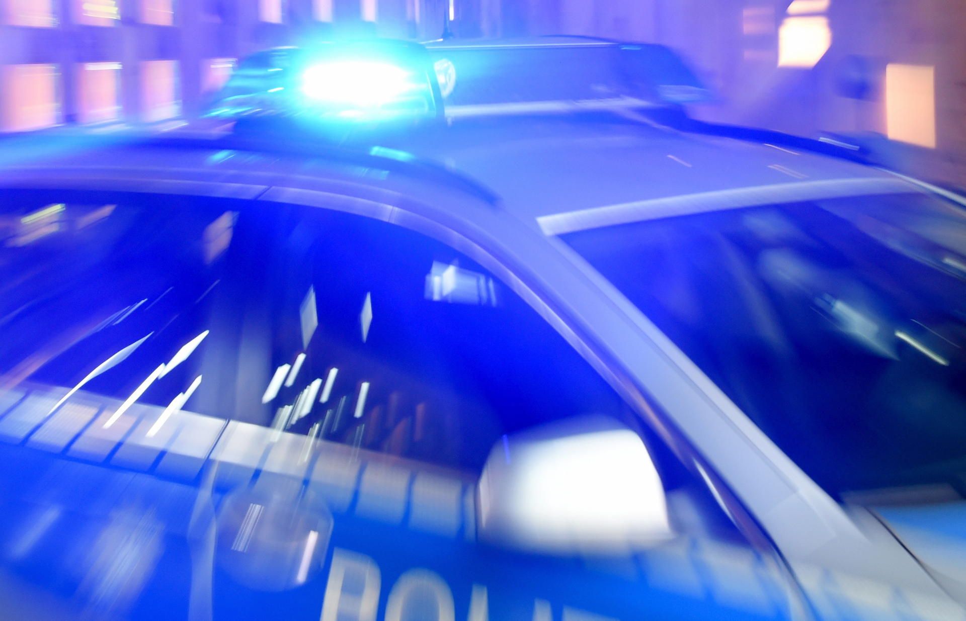Polizei Sirene bei Nacht Symbolbild