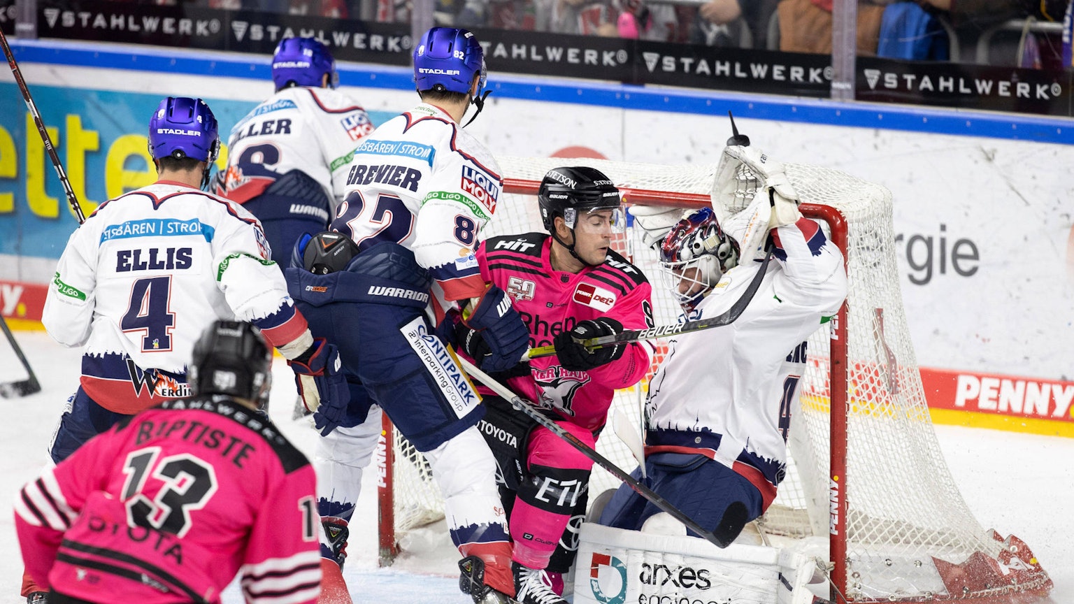 Spielszene KEC Eisbären