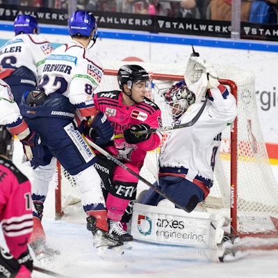 Spielszene KEC Eisbären