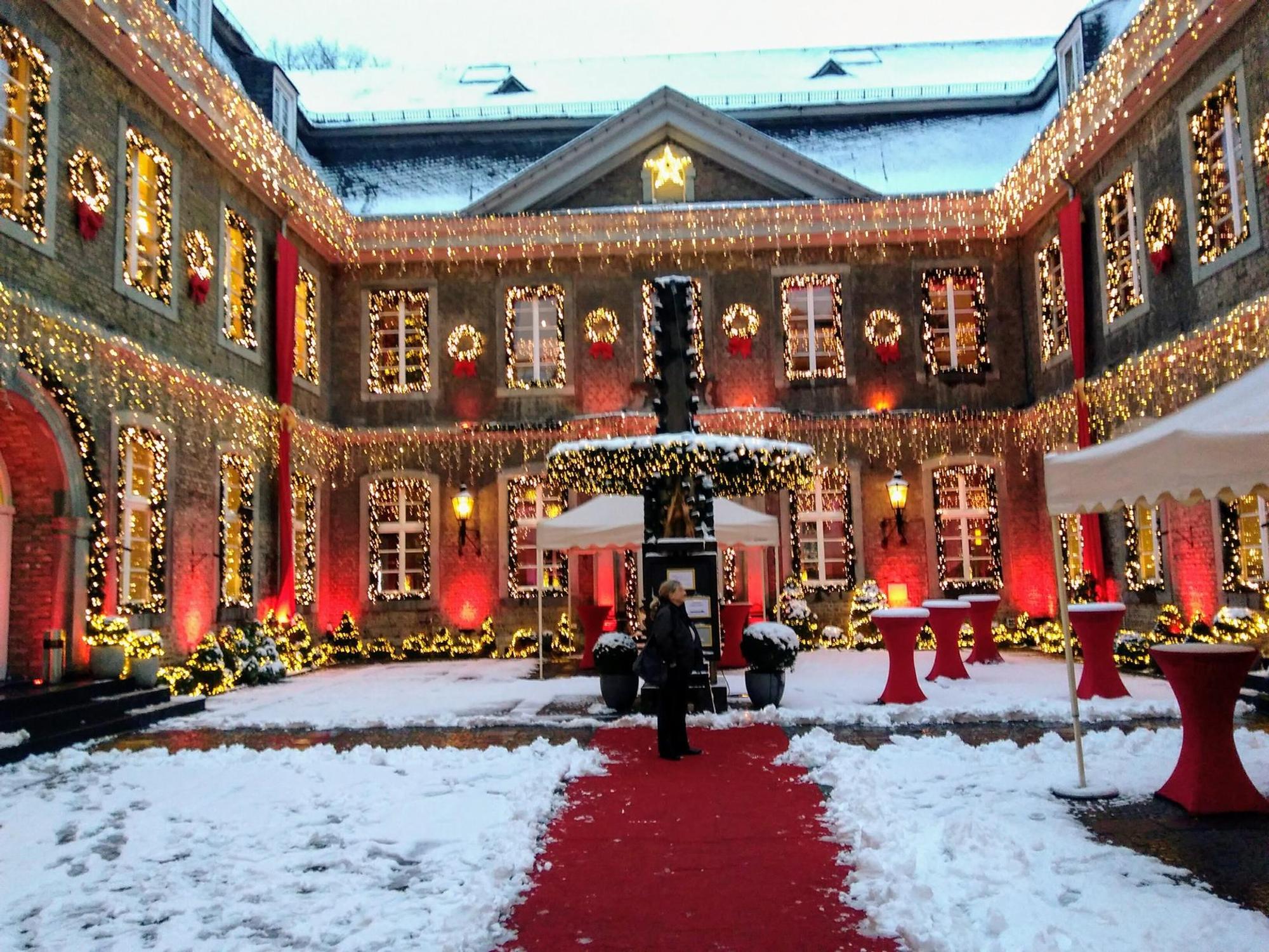 Wolkenburg Advent Weihnachten Köln Reiche 2017