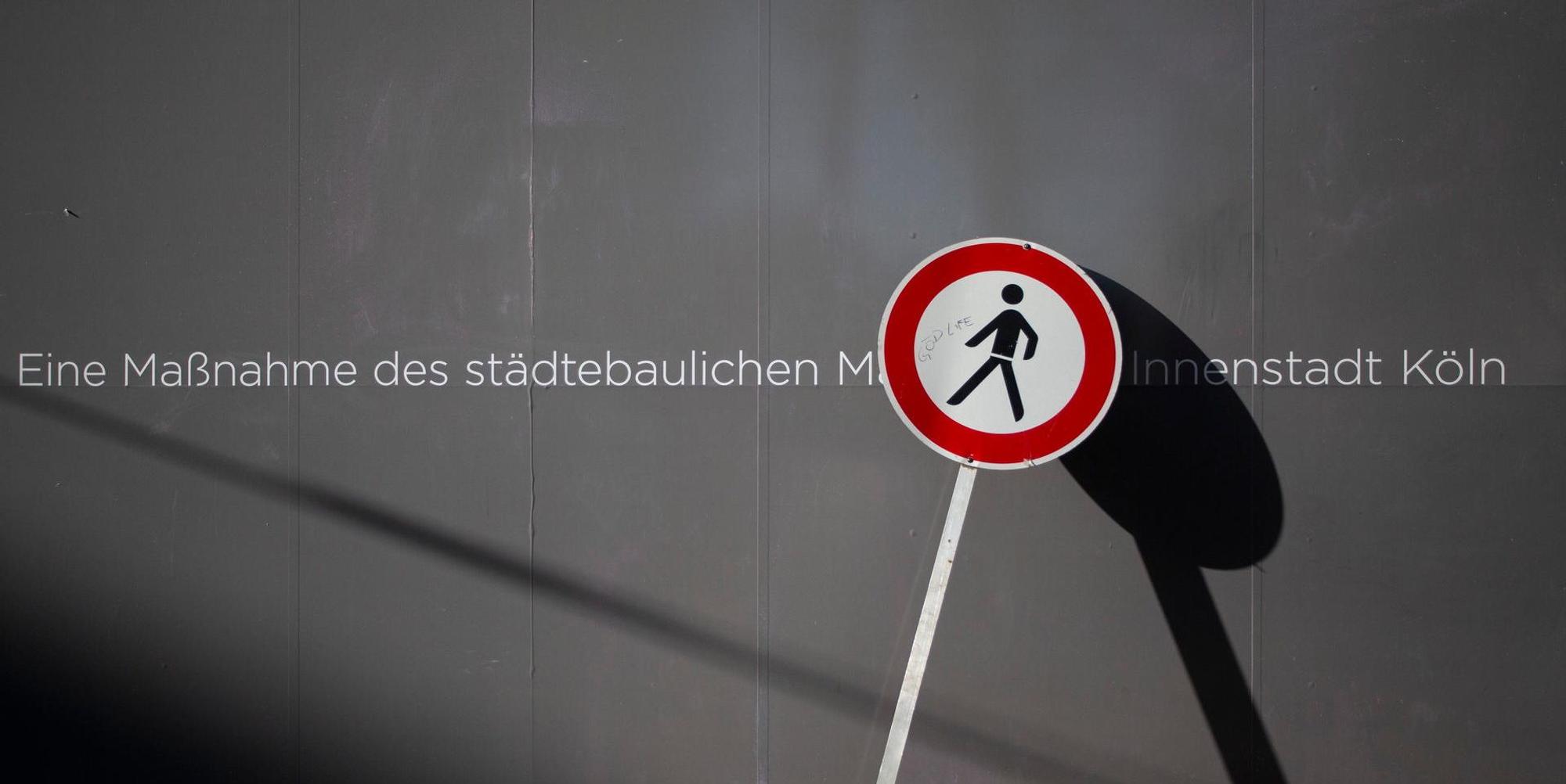 20201104_tb_Schild_Licht_Schatten_001