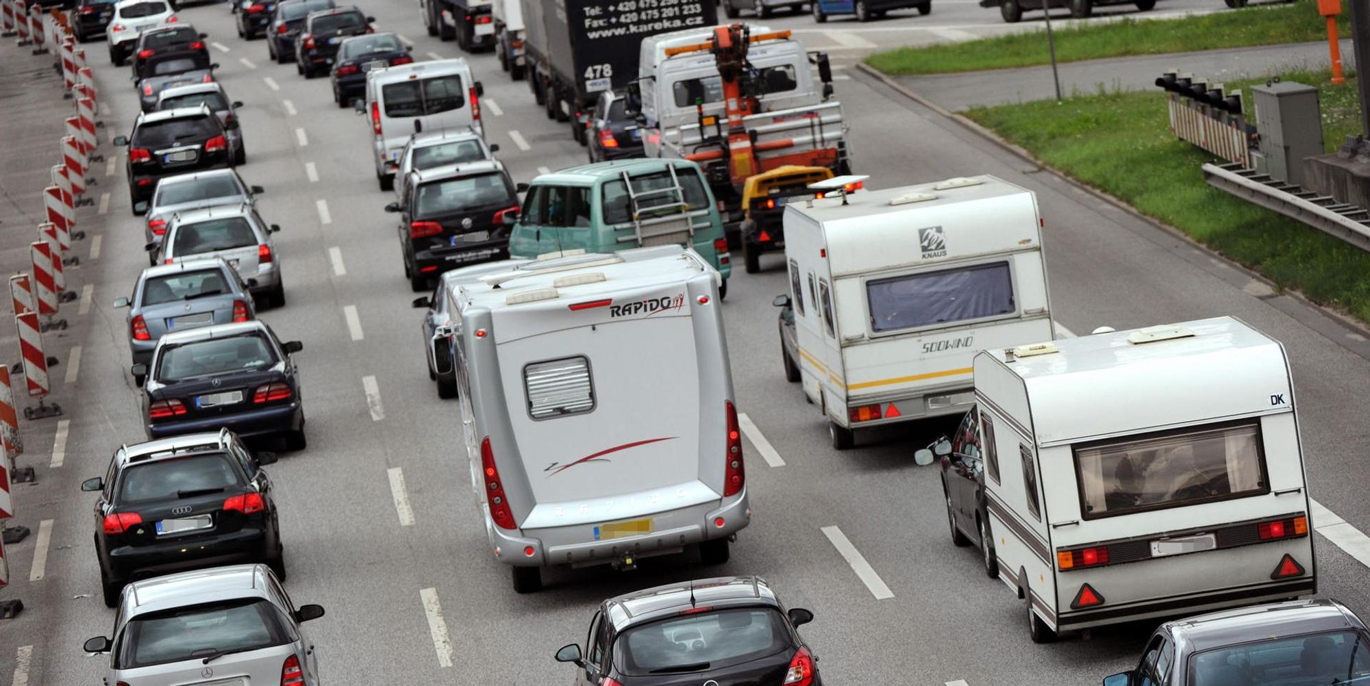 Stau_auf_Autobahnen_31886534