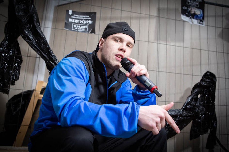 Harte Mucke für Jesus: Rapper Entuell stellt sein erstes Album in ...