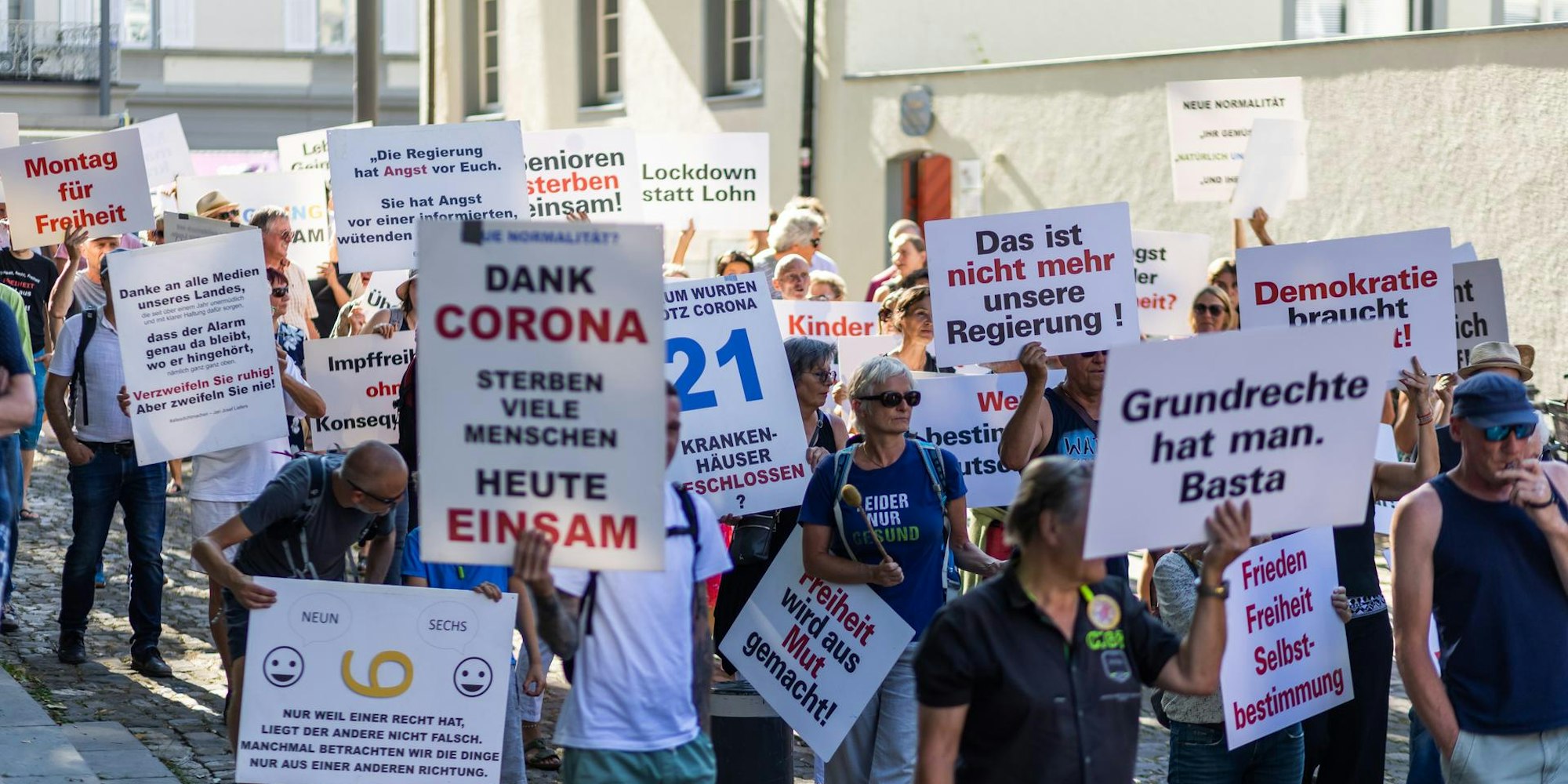Querdenker bei einer Demo