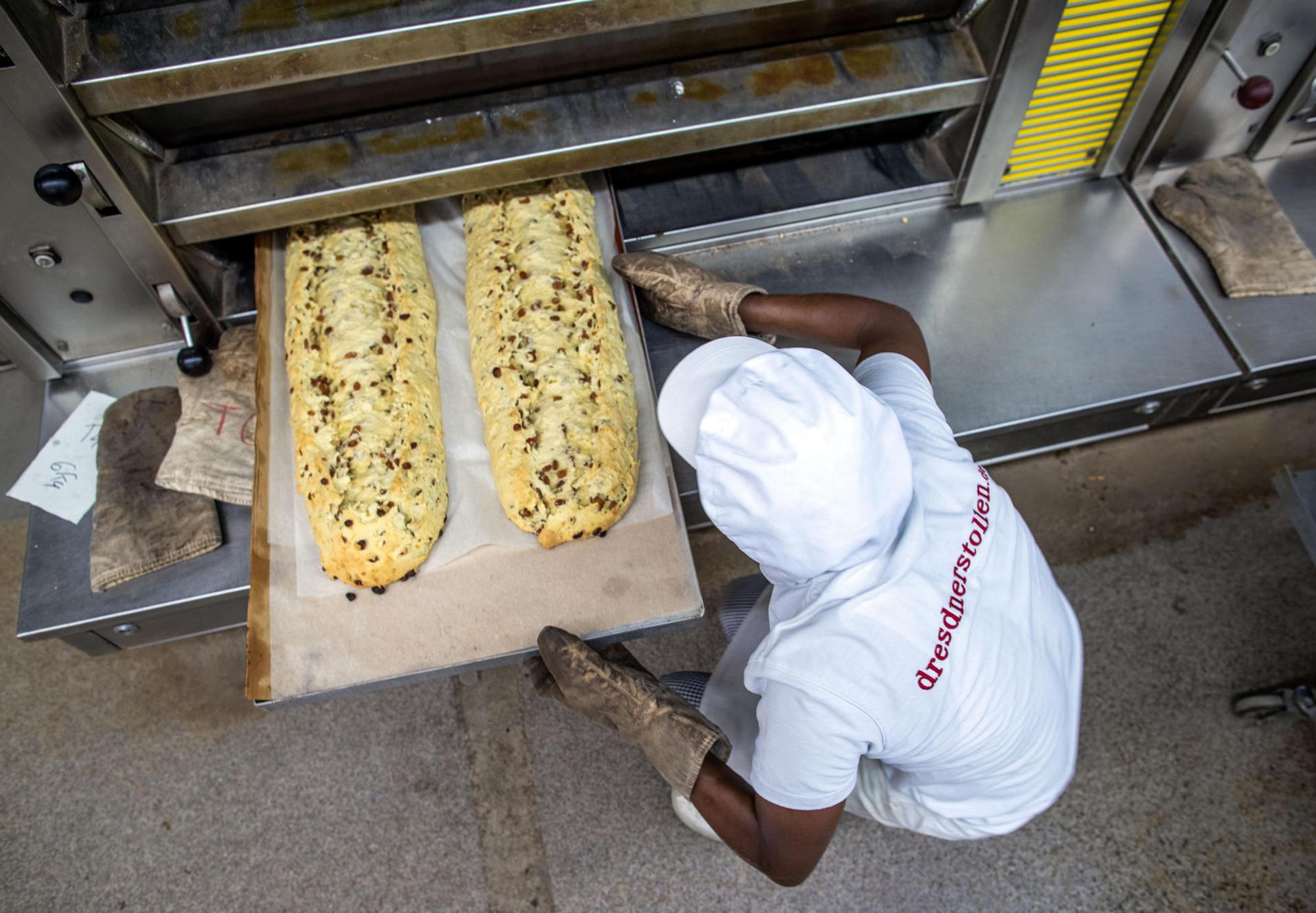 Bäckerin_Stollen_Handwerk