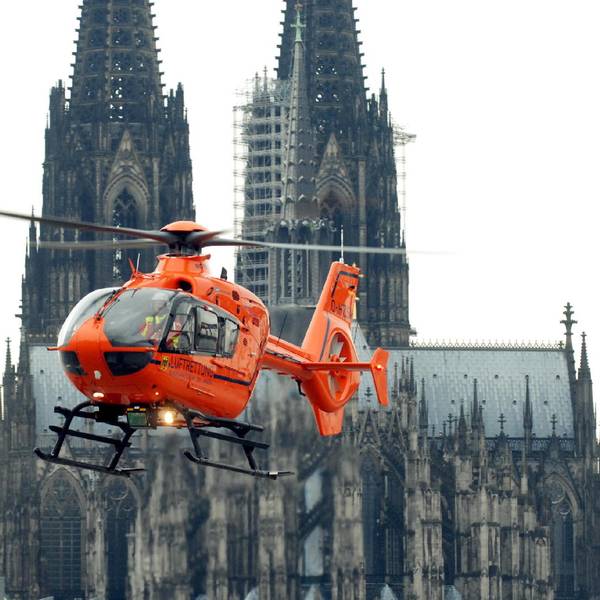 Rettungshubschrauber Köln Dom