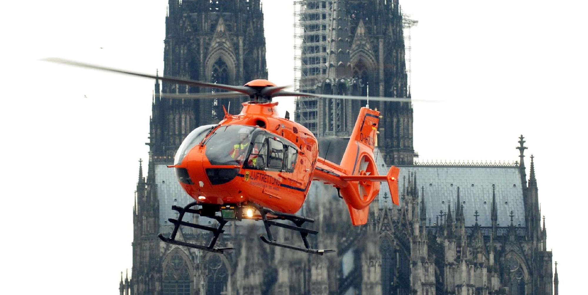 Rettungshubschrauber Köln Dom