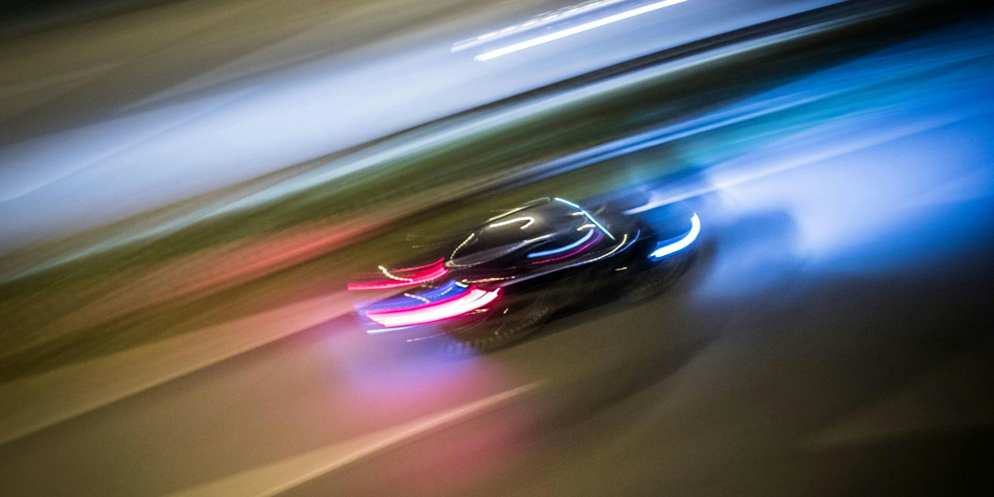 Ein verschwommenes Auto