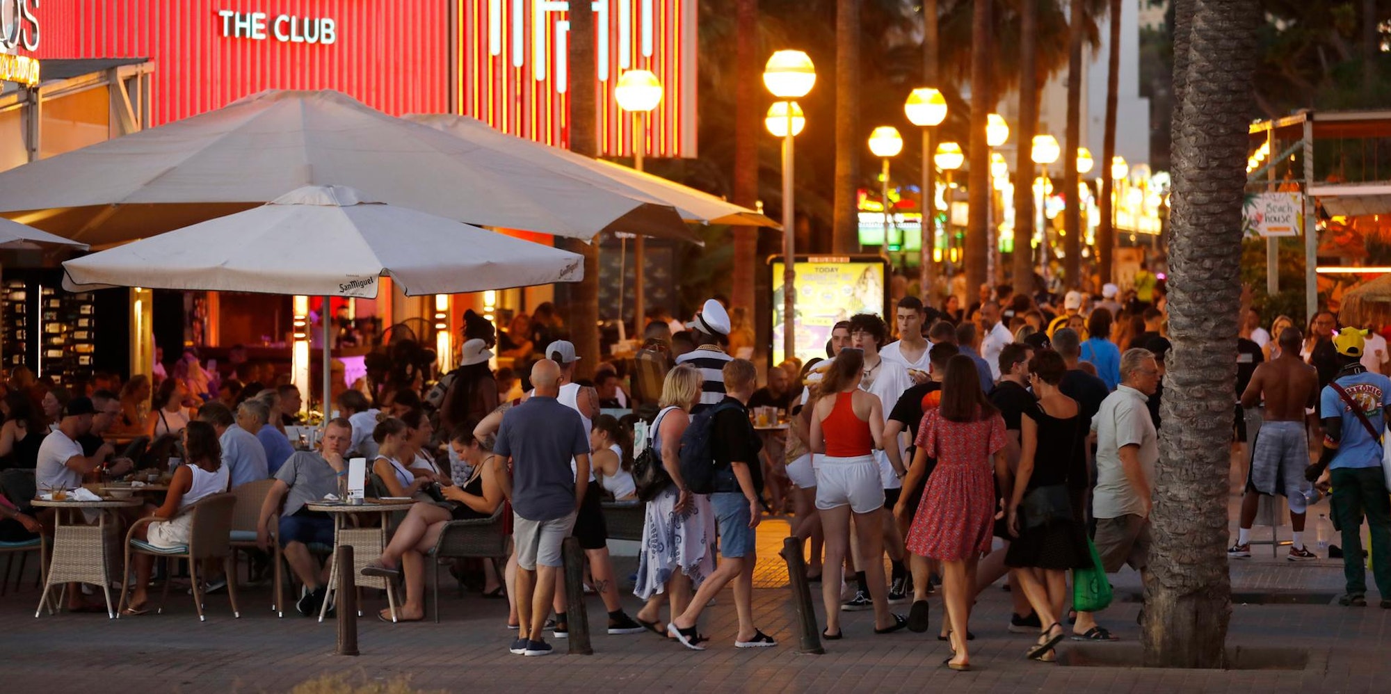 Mallorca Party dpa 040822