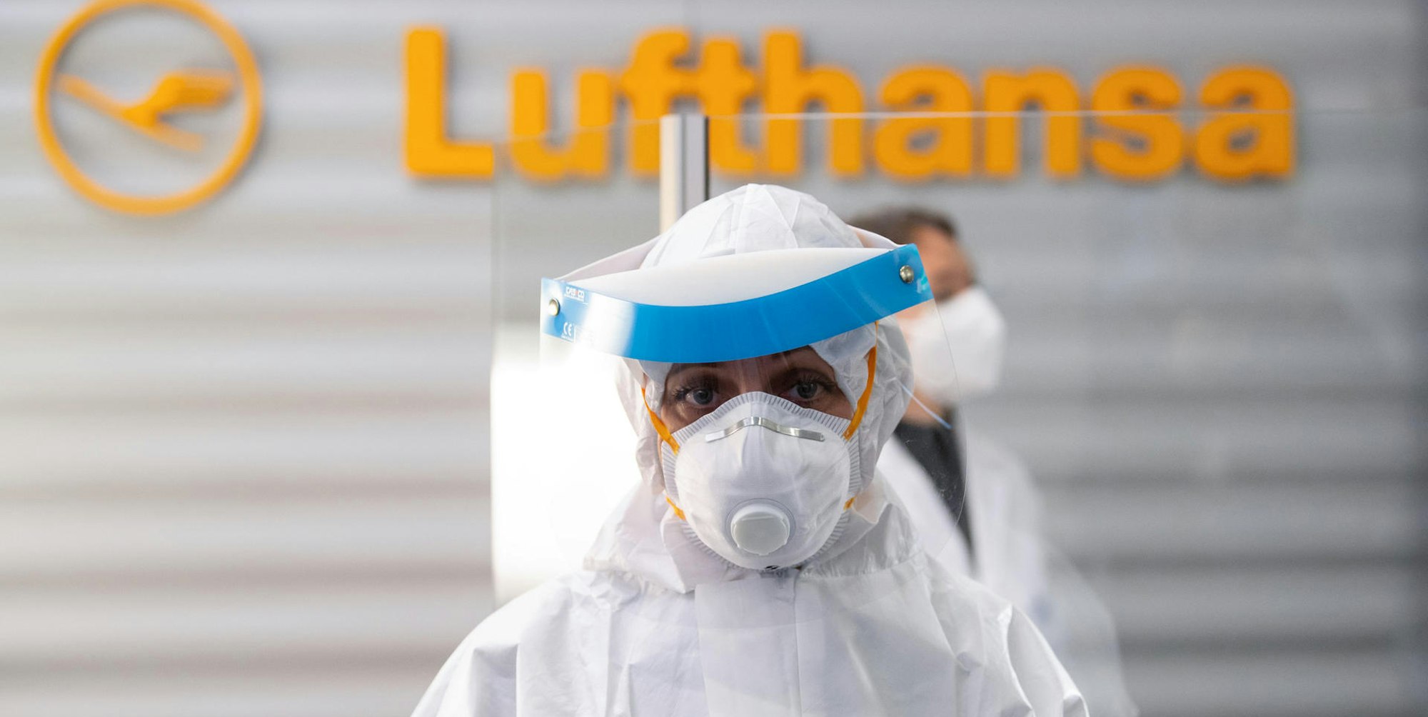 Lufthansa corona schutzkleidung