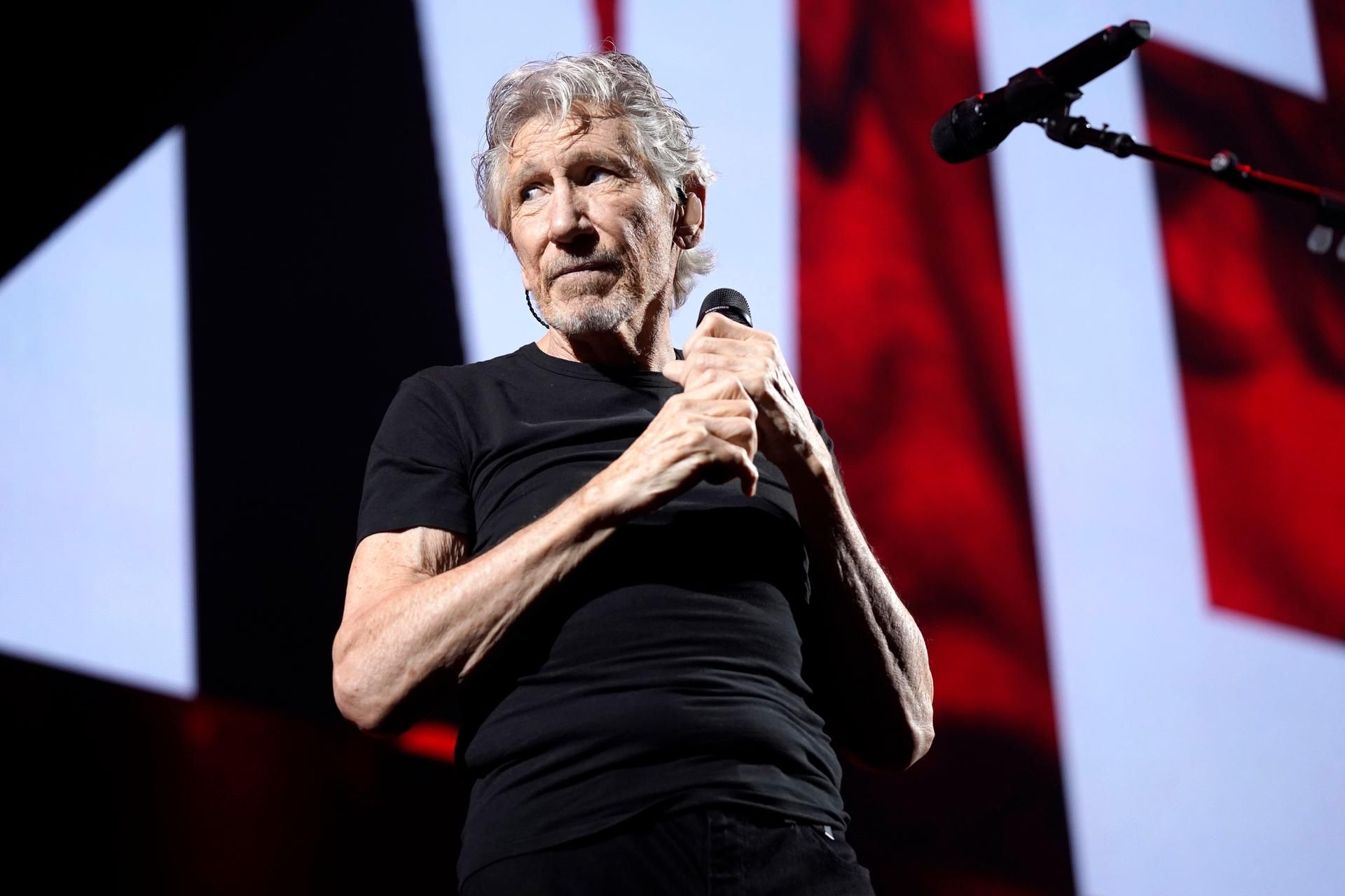 Roger Waters ap 080822
