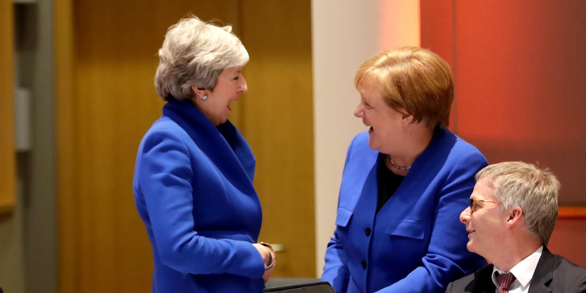 Theresay May mit Merkel dpa