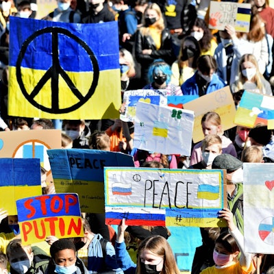 20220309_OWN_FRIEDENSDEMONSTRATION St.ANGELA_GYMNASIUM_WIPPERFÜRTH_OWL_4993-