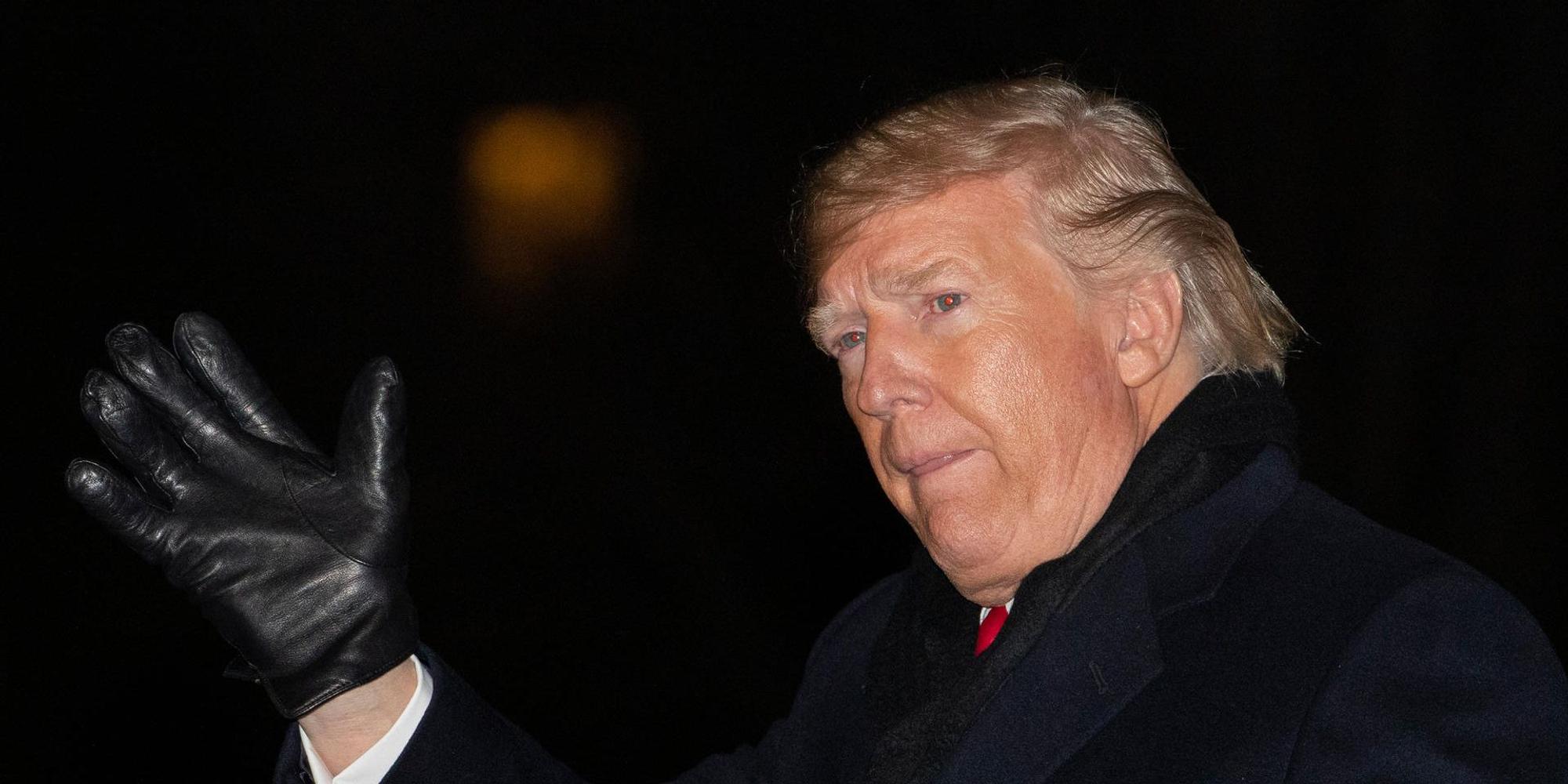 Trump winkt 191219