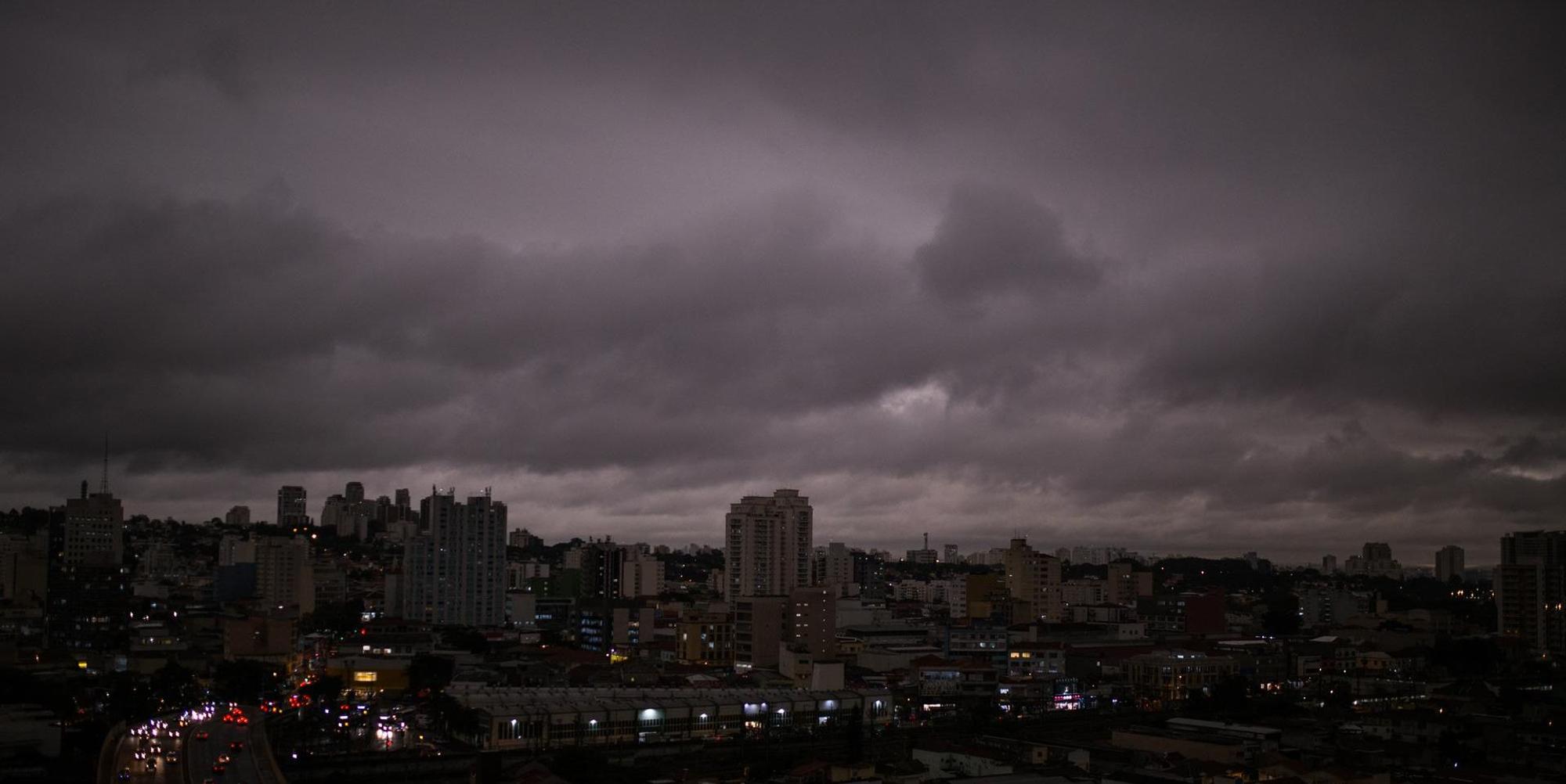 sao paulo dunkler himmel