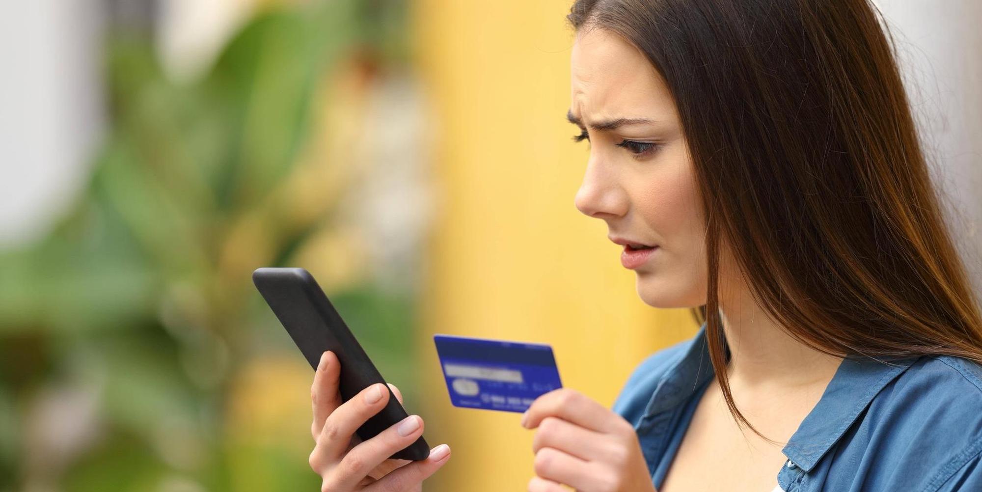 Betrug Handy Bankkarte IMAGO