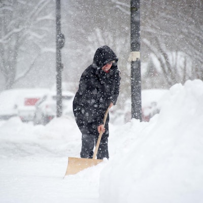 Rechte_und_Pflichten_von_Mietern_im_Winter_Schnee schippen