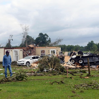 Nach_Tornados_im_Sueden_der_USA