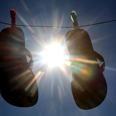 Flip Flops an der Leine