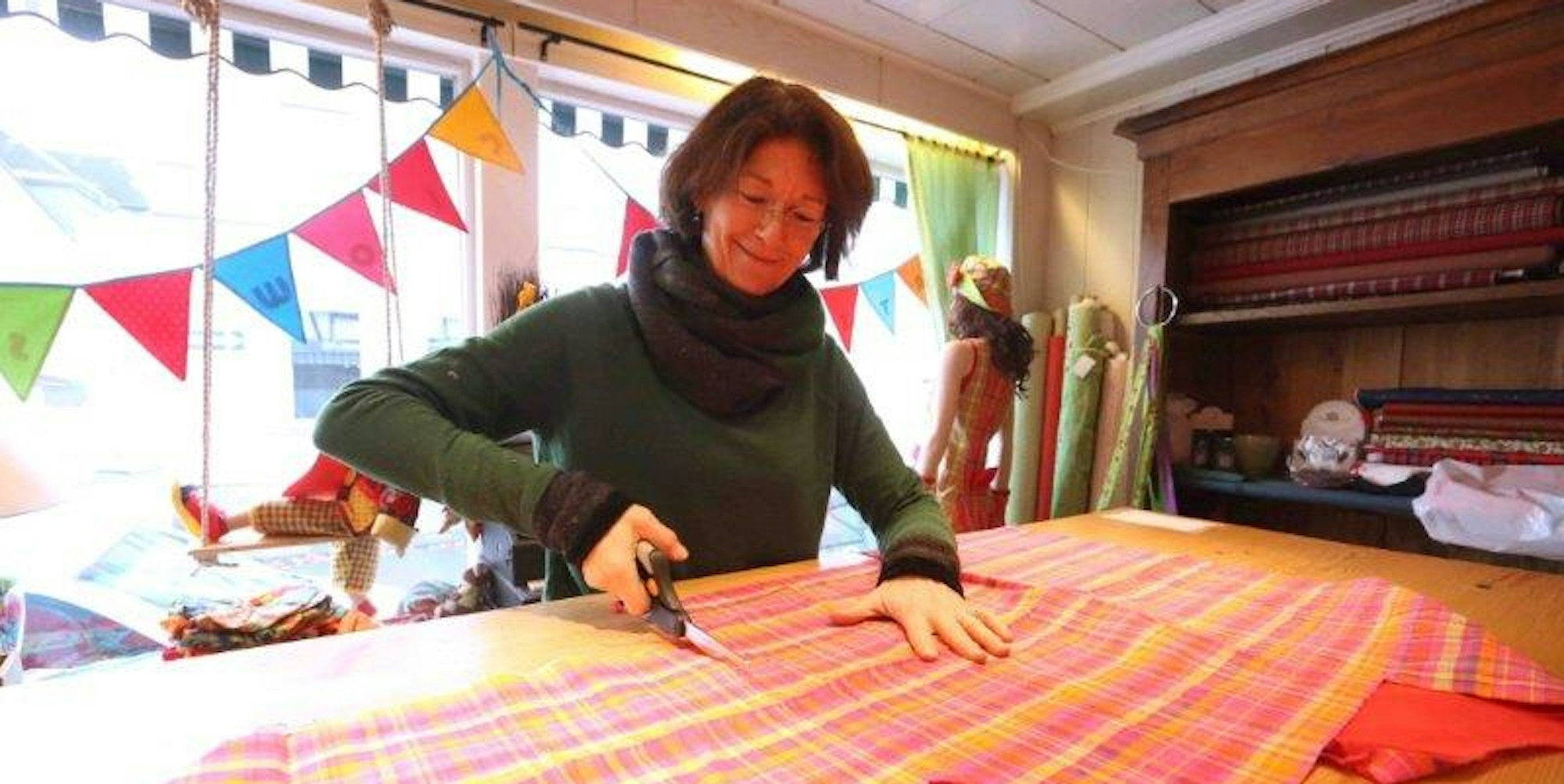 h_geschichte_clownkostuem_geschaeft_bismarkstrasze_1_rkl