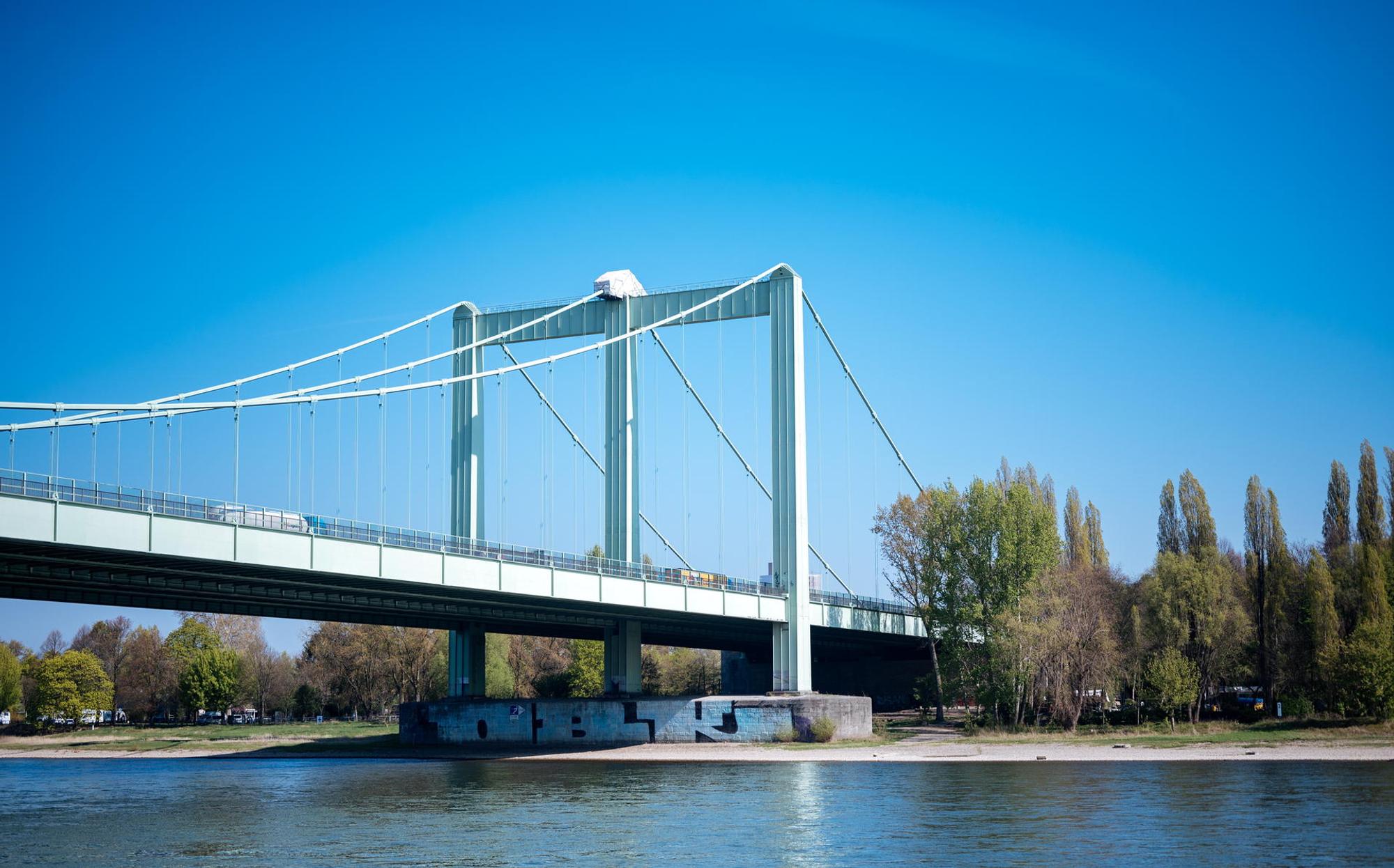 cob_20190416_Wetter-_Dom_-_Bruecke_1