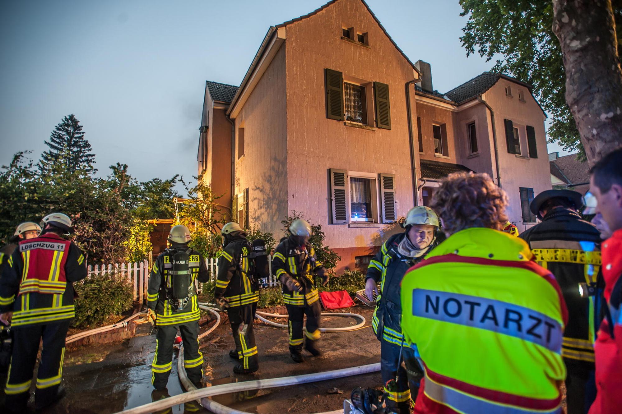 leverkusen-feuer-a-einstein-str-ALF_6581