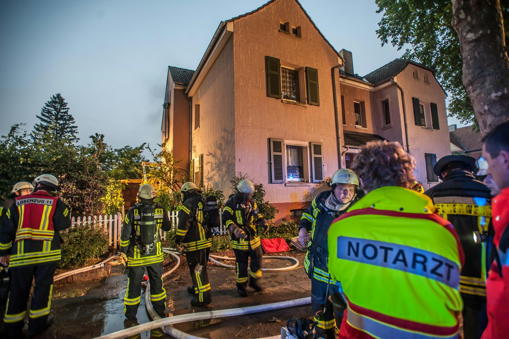 leverkusen-feuer-a-einstein-str-ALF_6581