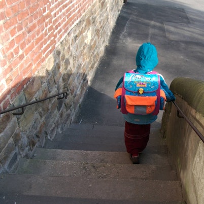 Kind allein Schulweg